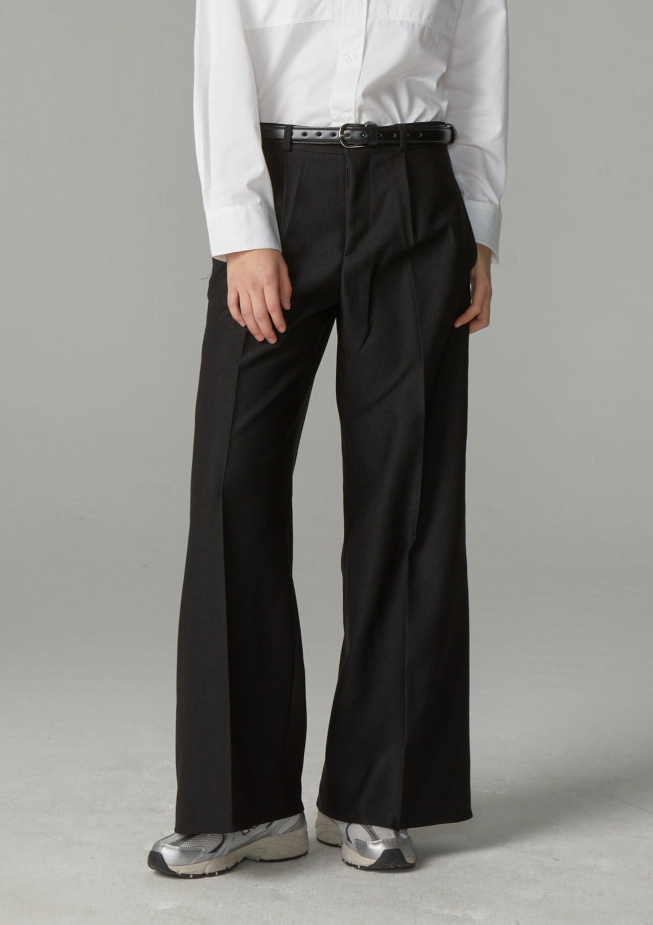 LOW RISE TROUSERS