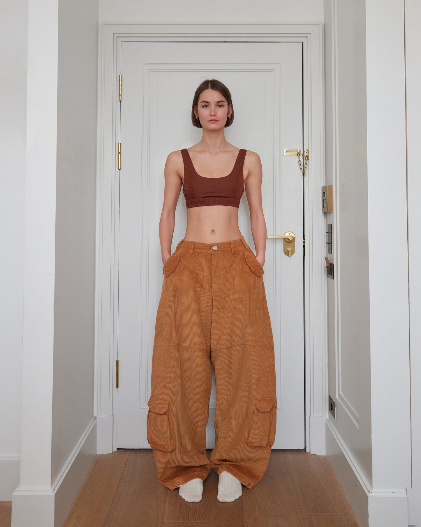 CORDUROY BALLOON PANTS (BROWN)