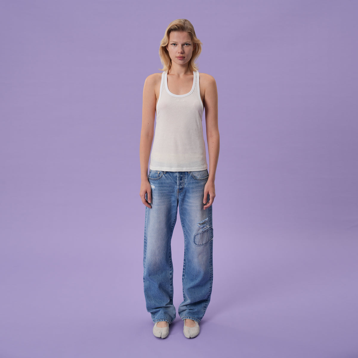 PLUNGE-BACK TANK TOP (WHITE)