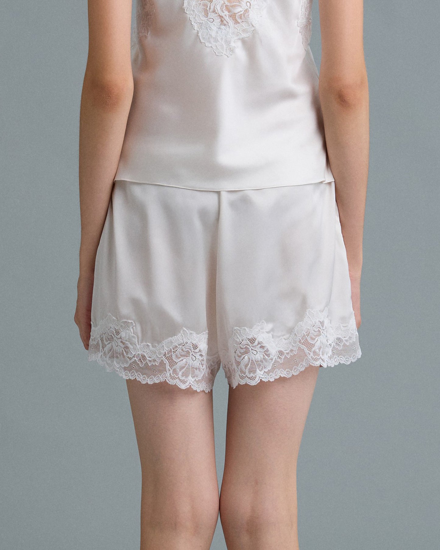 C LACE TRIMMED SATIN SHORTS (OFF WHITE)