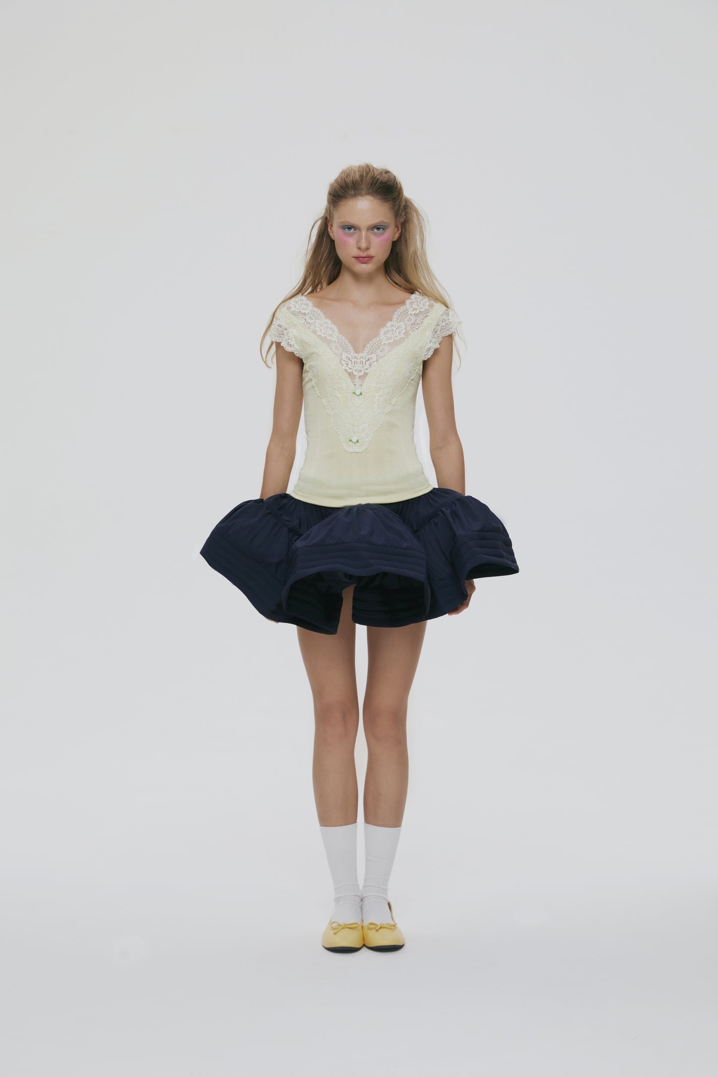 V NECK LACE TRIM TOP (YELLOW)