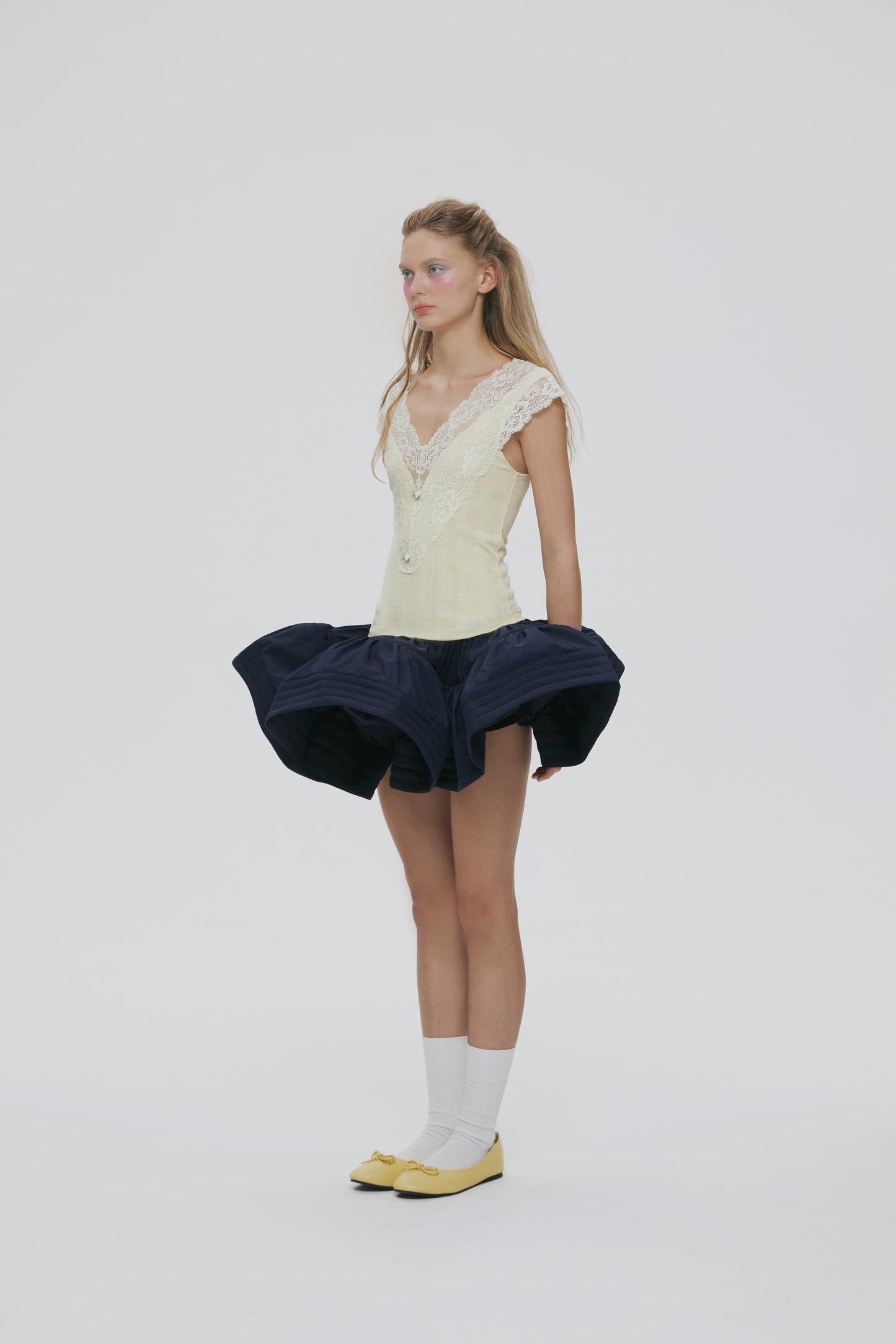 V NECK LACE TRIM TOP (YELLOW)
