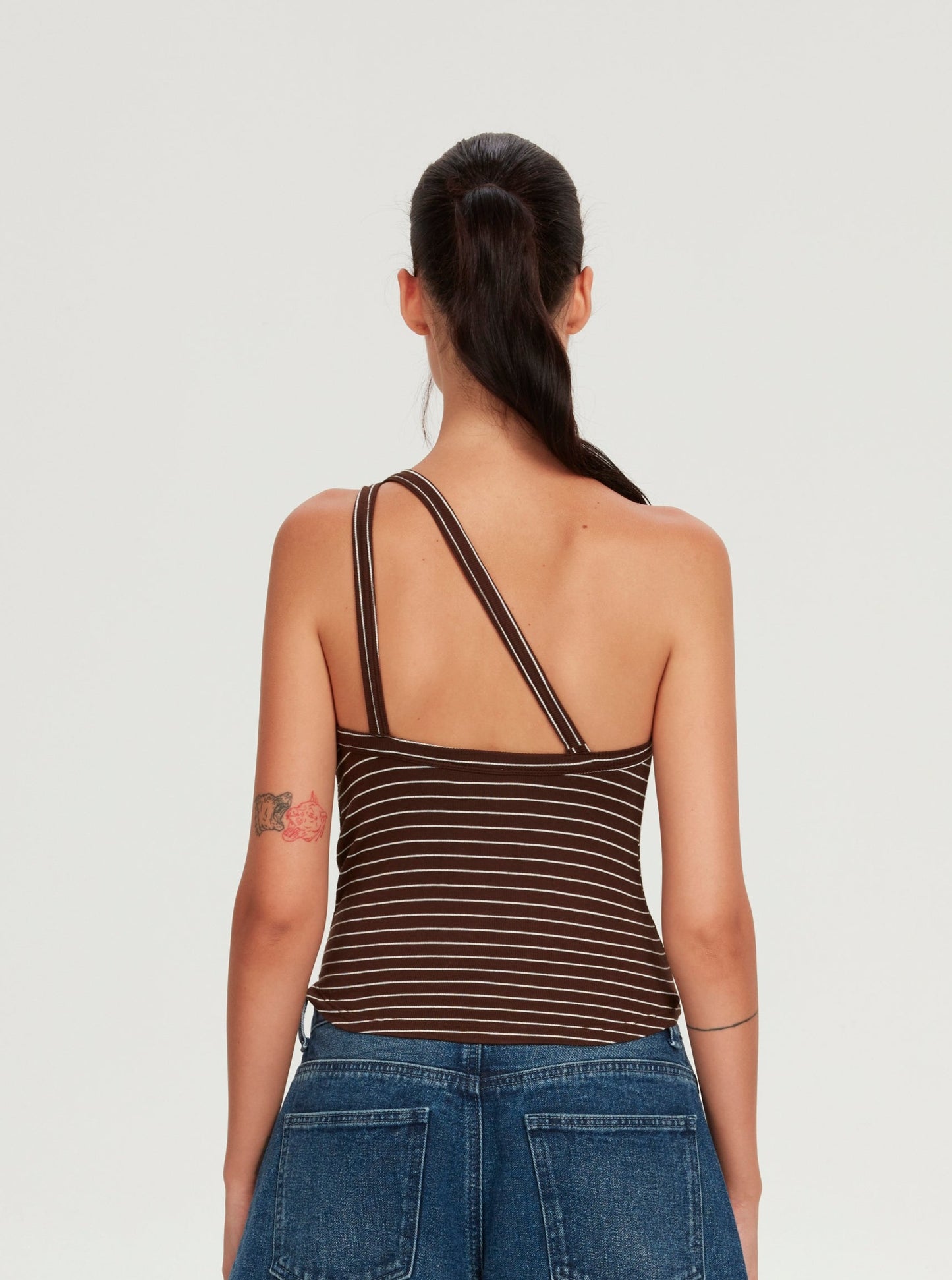 ONE SHOULDER TOP (BROWN)