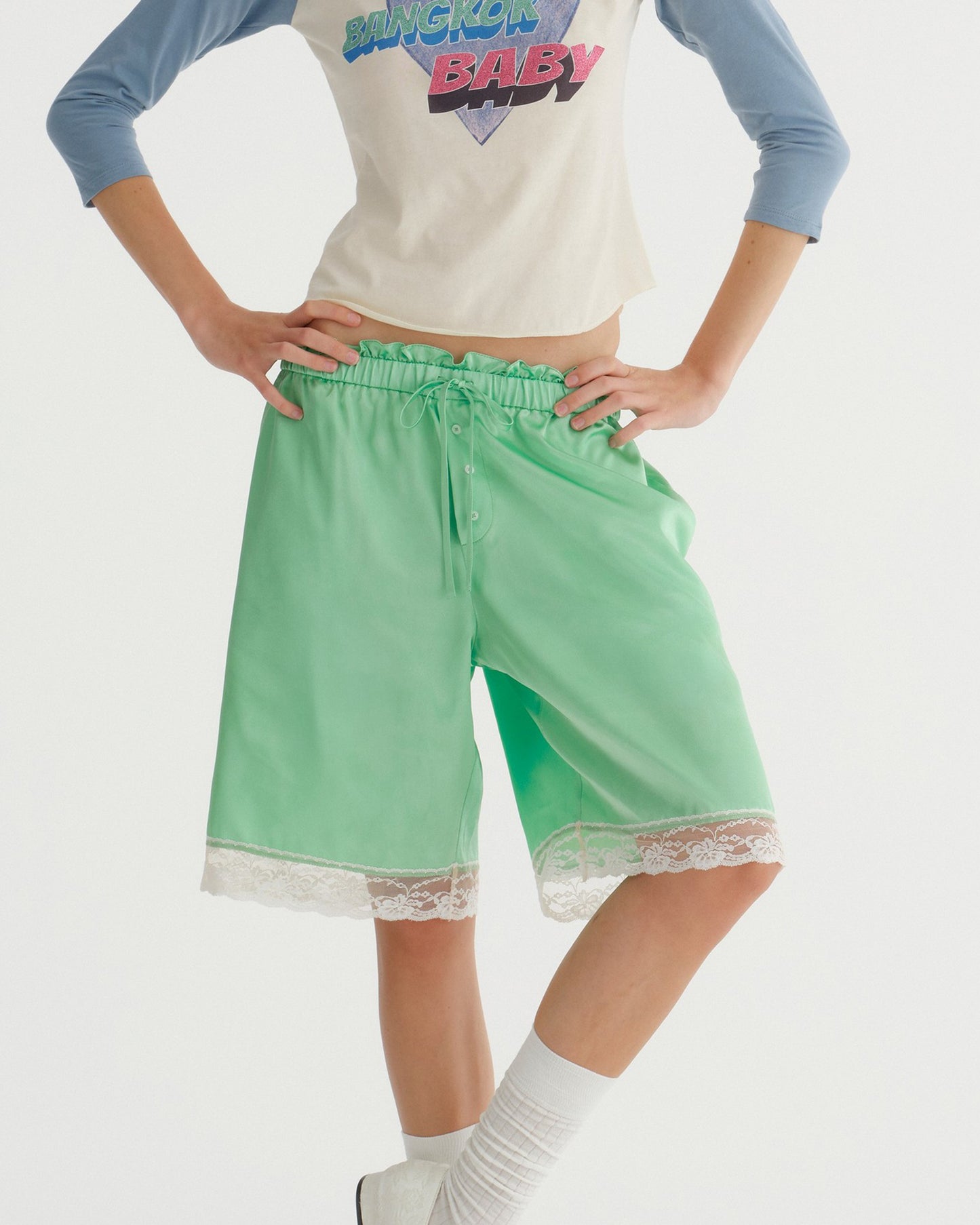 SATIN BERMUDA SHORTS (GREEN)