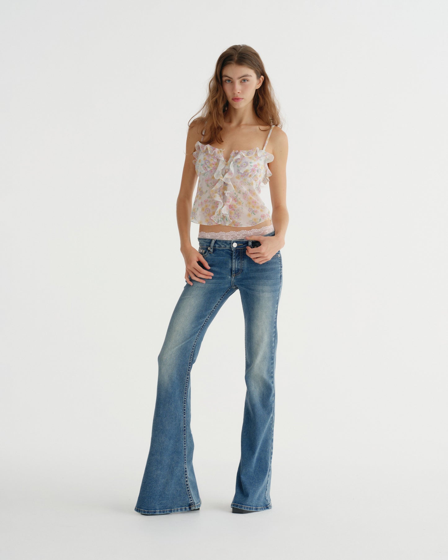 LOW RISE FLARED JEANS (STRETCH)