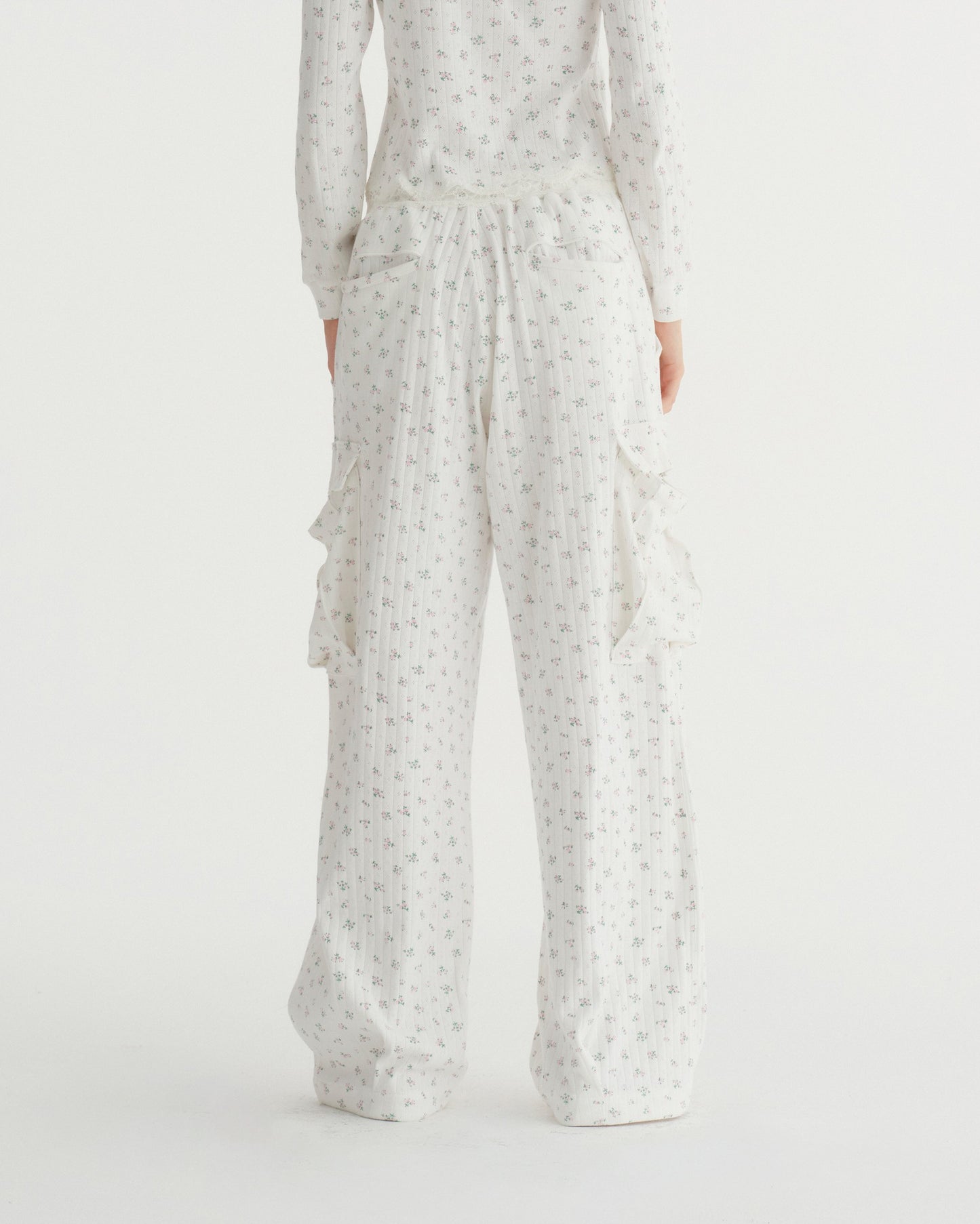 EYELET CARGO PANTS (WHITE)