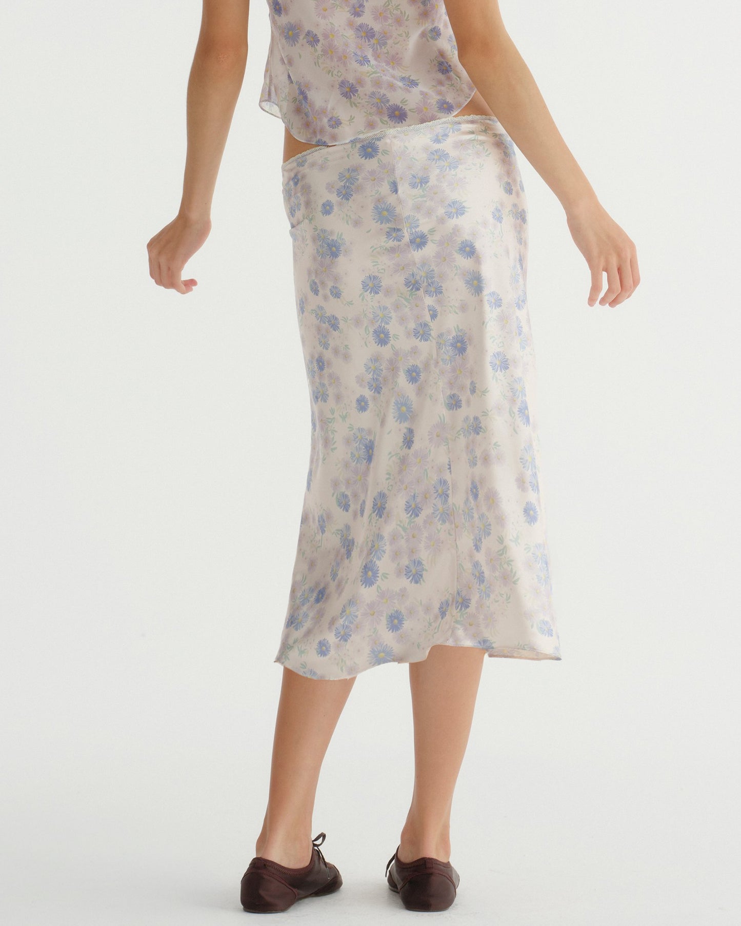 SATIN C FLOWER PRINT SKIRT (BLUE)
