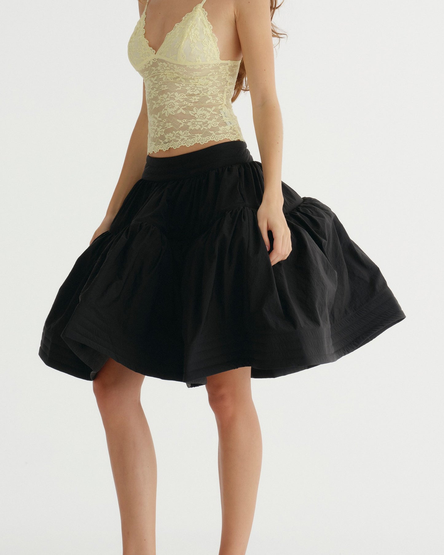 VOLUME SKIRT NYLON (BLACK)