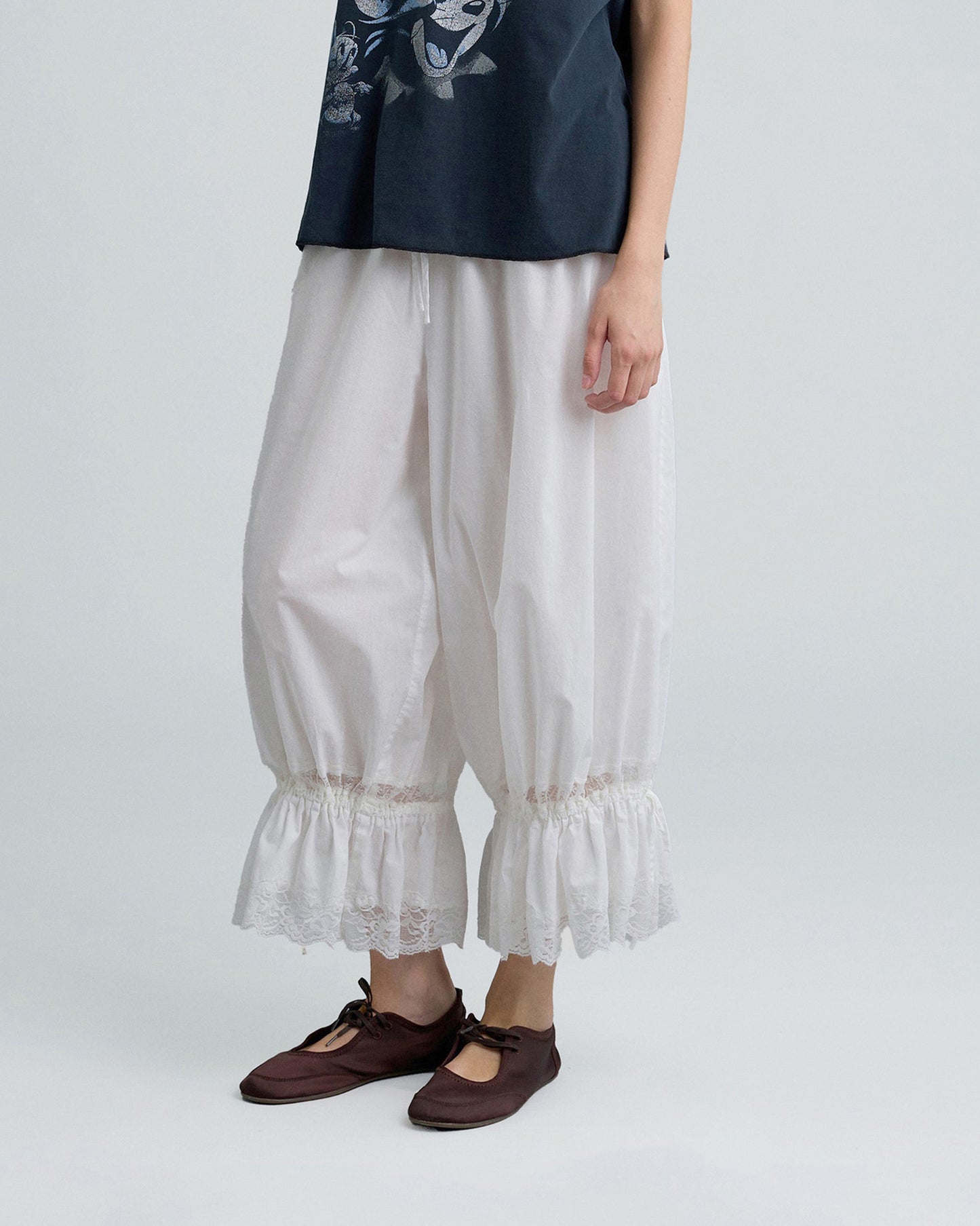 AIRY LACE HEM PANTS