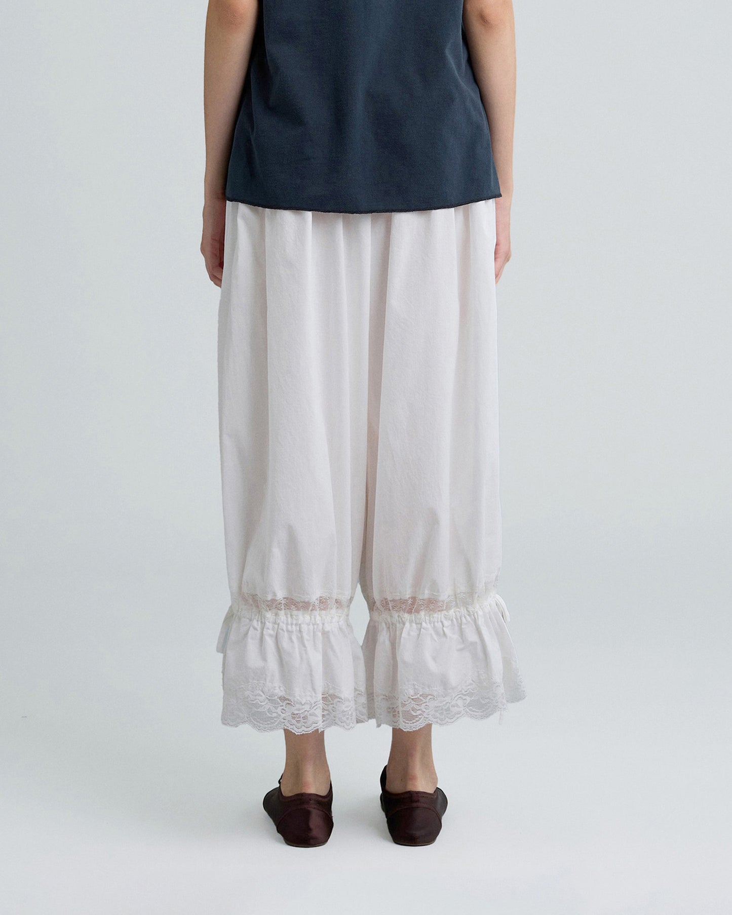 AIRY LACE HEM PANTS