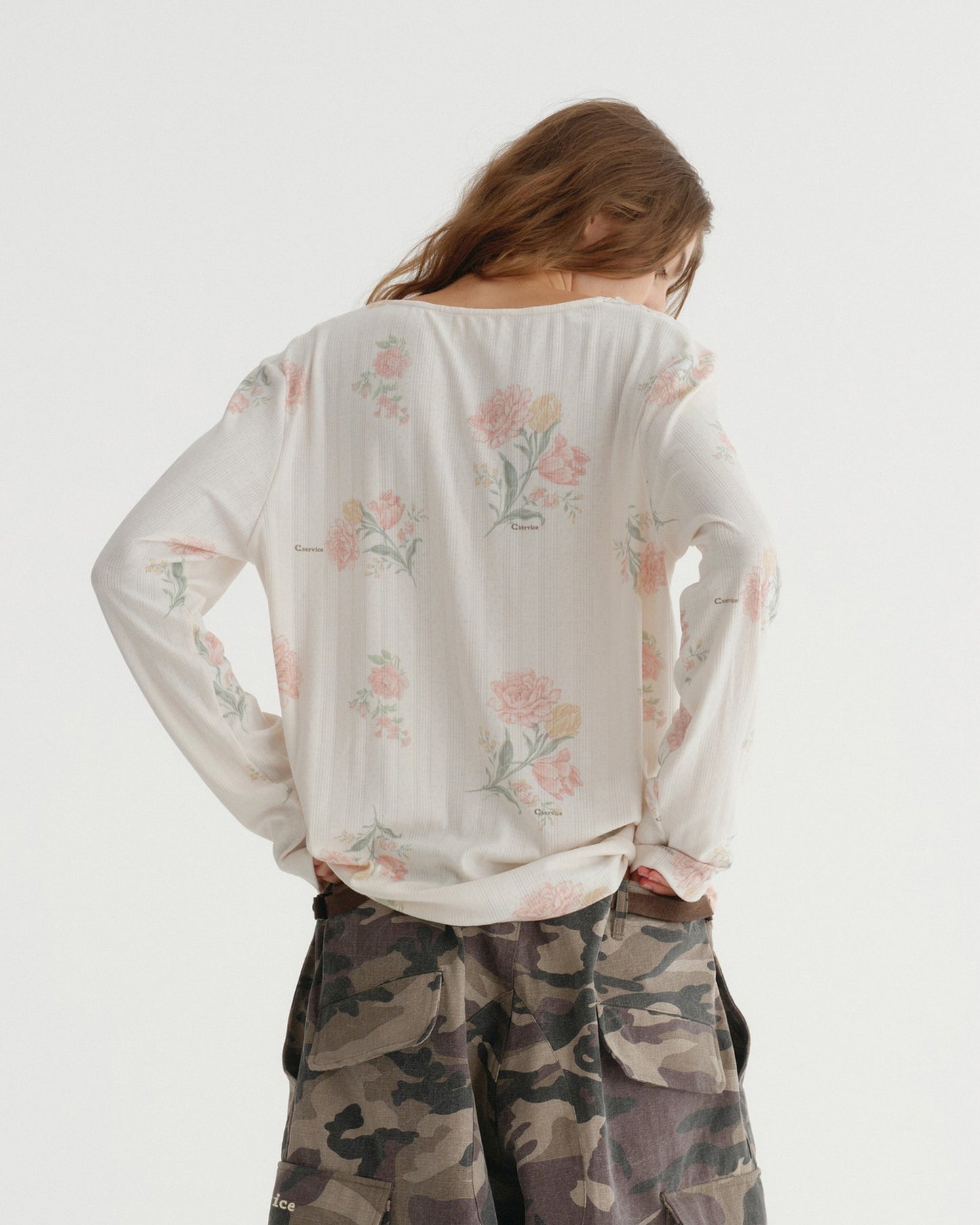 V NECK FLORAL TOP (CREAM)