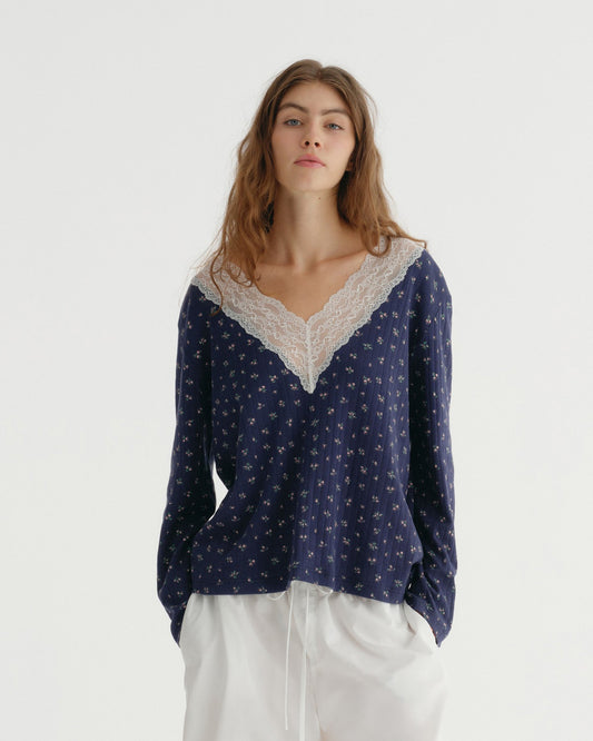 V NECK FLORAL TOP (NAVY)