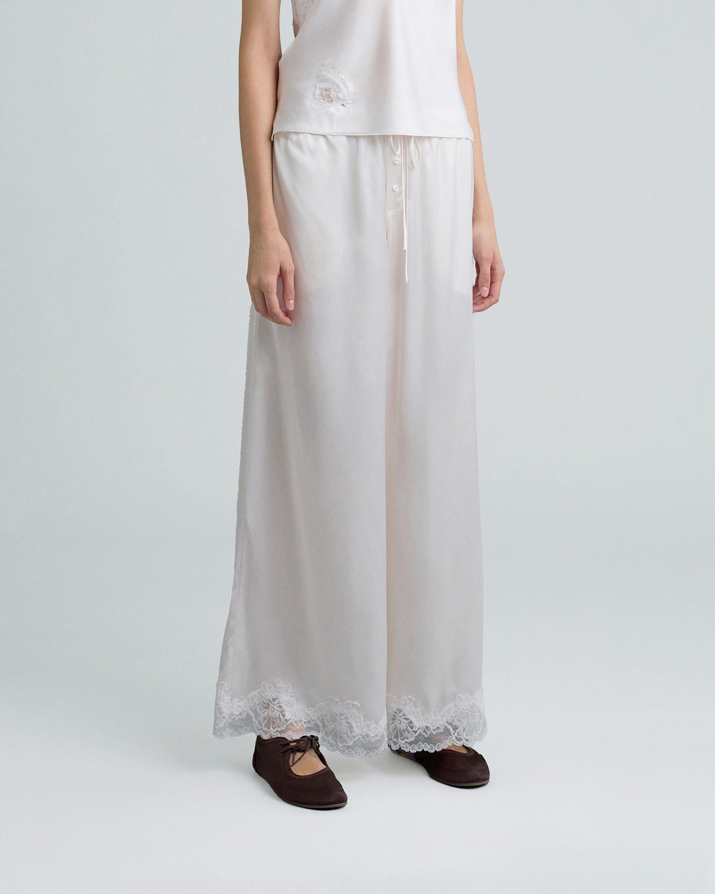 C LACE TRIMMED SATIN PANTS (OFF WHITE)