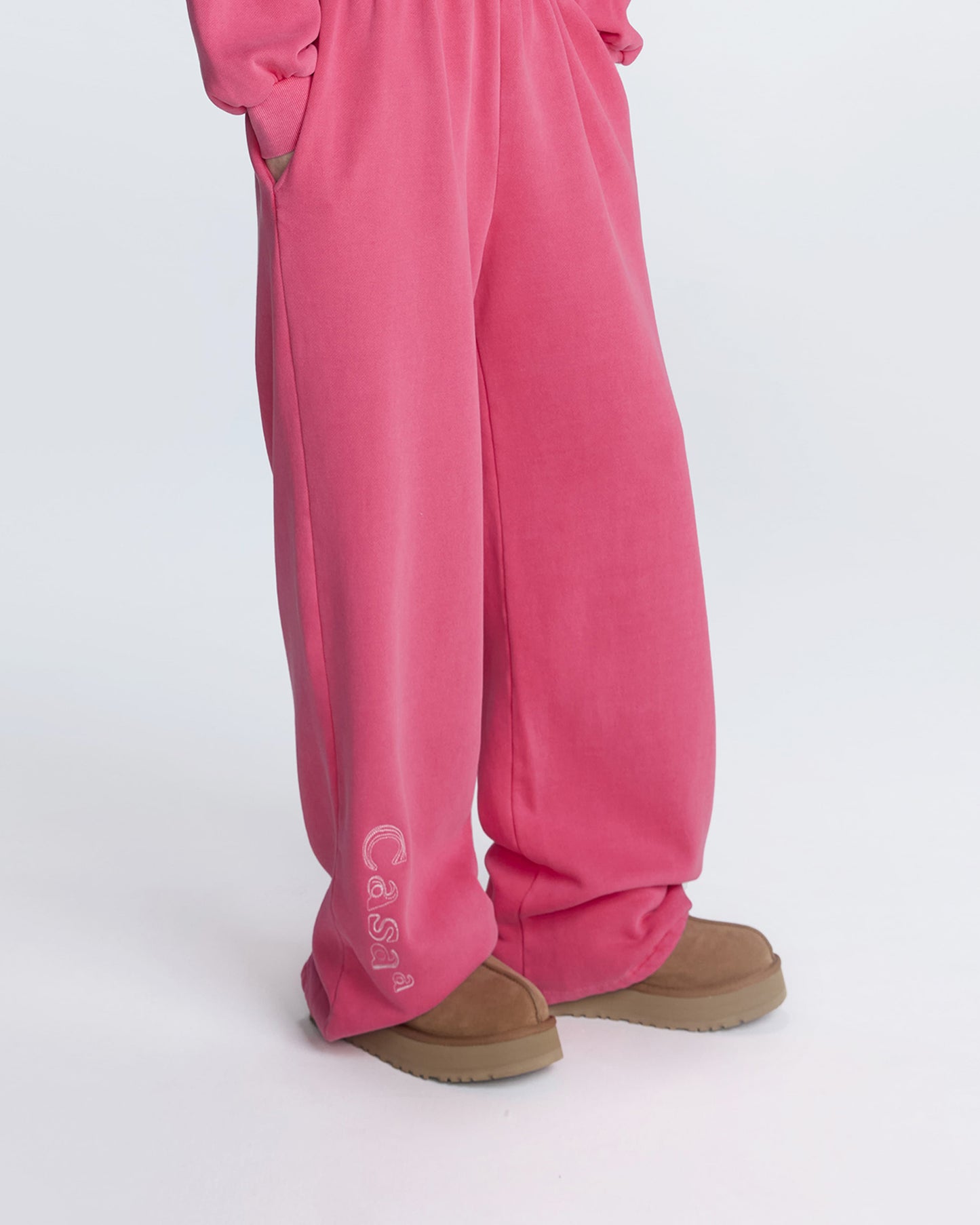 CASAA SERVICE SWEATPANTS (ROSE RED)